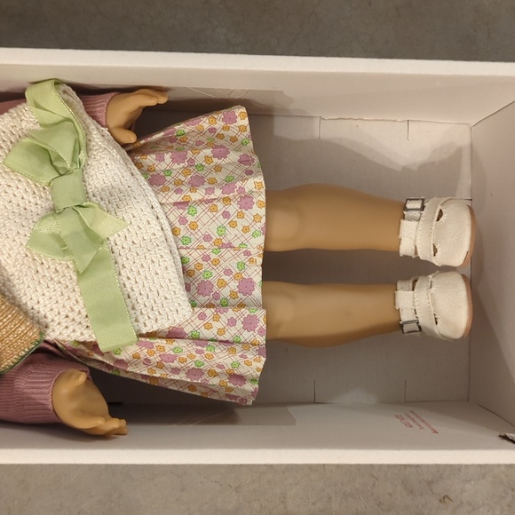 Retired Kit Doll, Box, and Accessories, Pristine Condition - Picture 5 of 10
